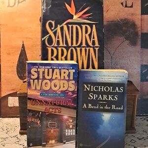 JUST IN ! 3 Book Set. Authors Sandra Brown, Stuart Woods & Nicholas Sparks